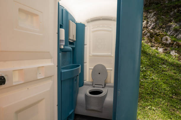 Best Construction site porta potty rental  in Chesterfield, IN